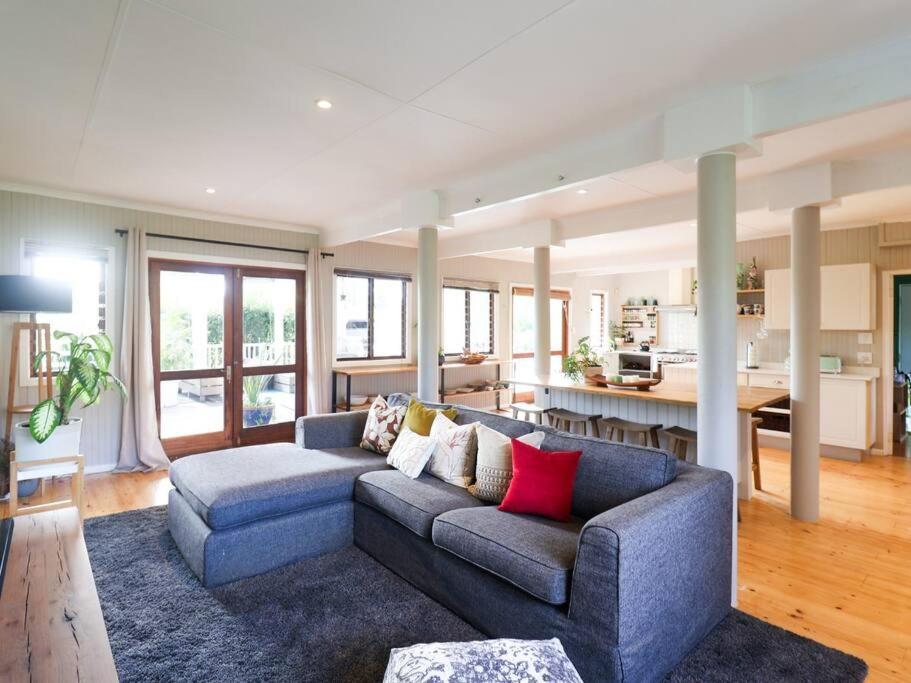 Lush Spacious Family Between & Town