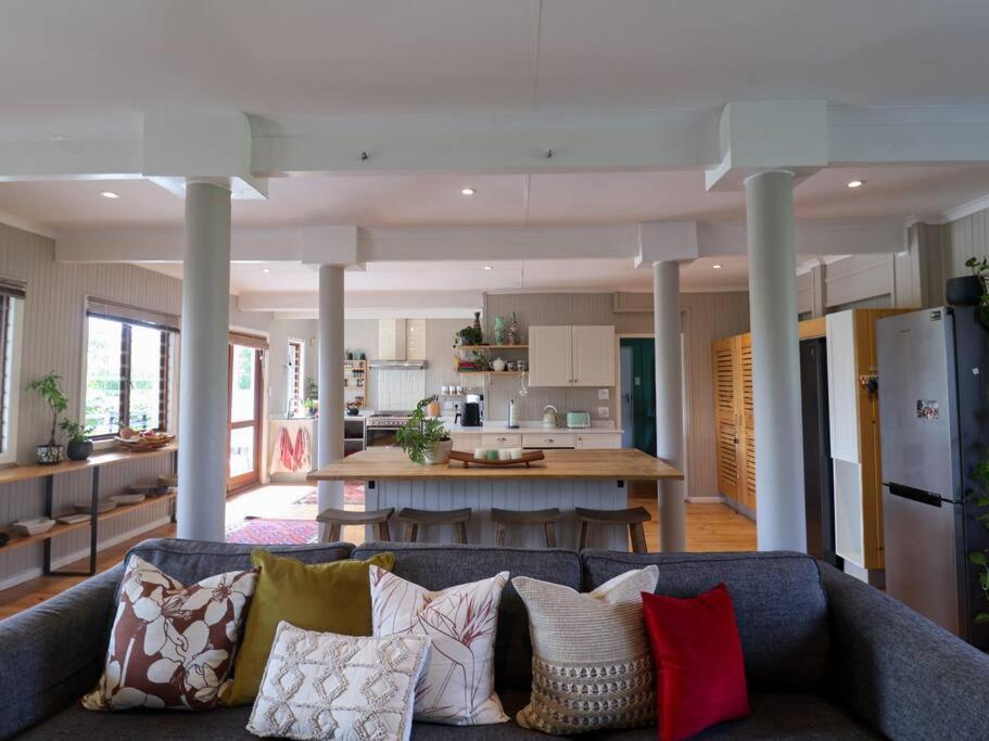 Holiday home Lush Spacious Family Between & Town Knysna