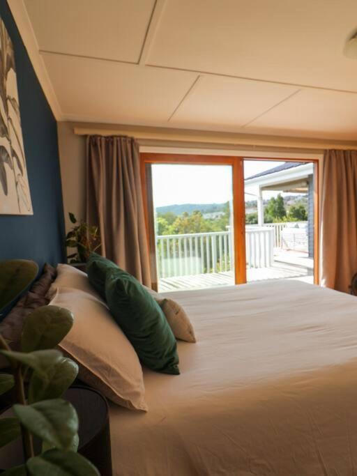 Lush Spacious Family Between & Town * Knysna