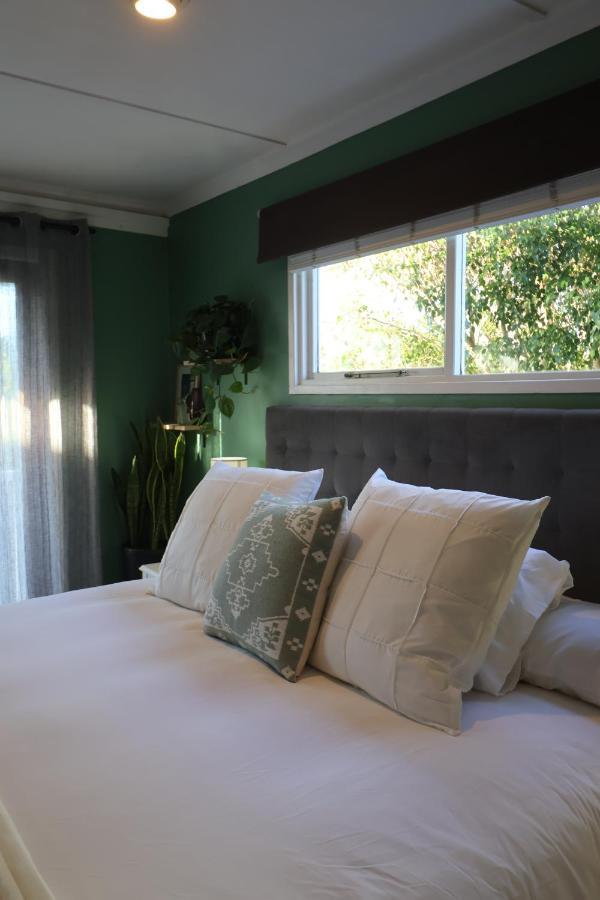 Lush Spacious Family Between & Town Holiday home