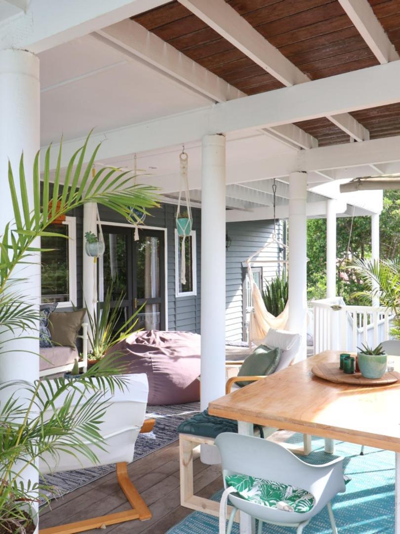 Lush Spacious Family Between & Town